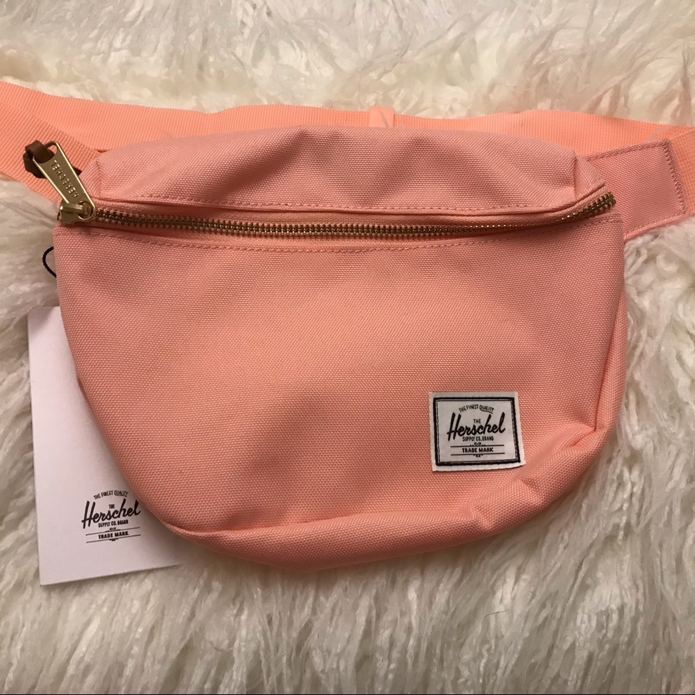 NWT HERSCHEL FIFTEEN FANNY PACK IN PEACH